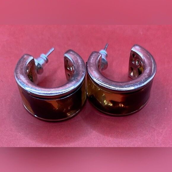 Women’s Earrings Tigers Eye Lucite Gold Tone Pierced Dangle 1/2” - Picture 2 of 3